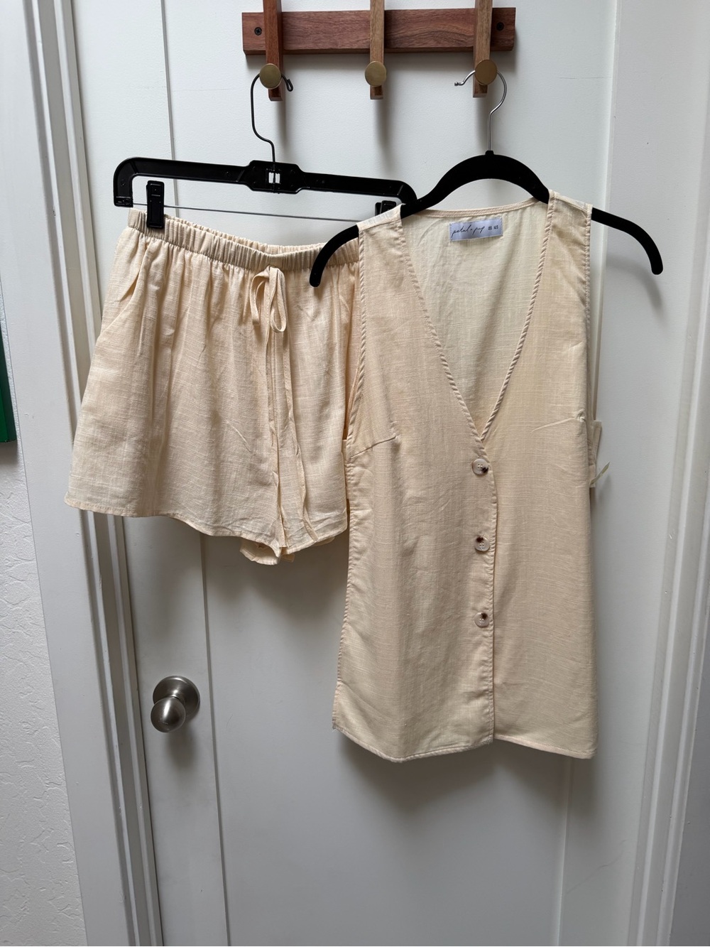 New Petal & Pup Cream Button-Front Cotton Set size small